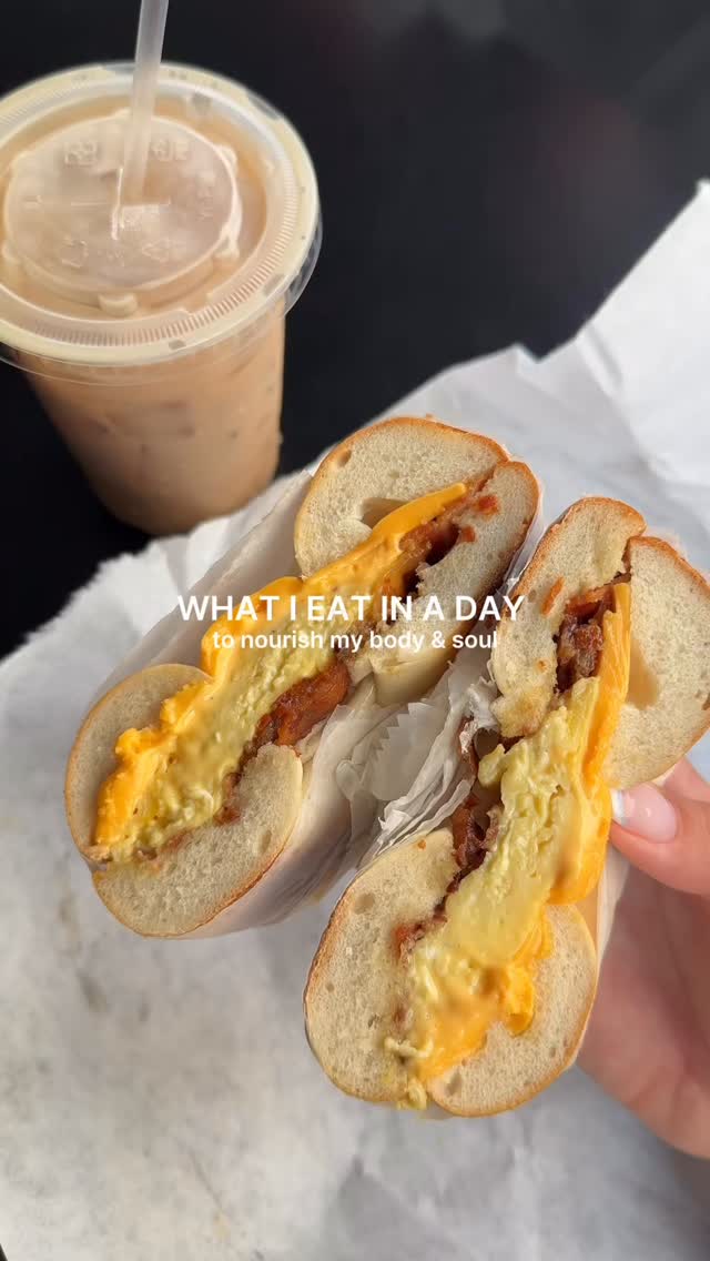 what i eat in a day to nourish my body & soul🤍 
#whatieatinaday #realisticwhatieatinaday #healthymealideas #easyrecipes #wieiad #mealinspo #healthyfood #healthylifestyle #healthyeating #balanceddiet #healthyeats #easymealideas #weekdaymeals